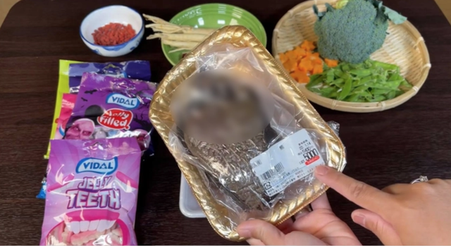 Hậu drama "ăn hải sản rồi chê mùi cá ao", Quỳnh Trần JP tiếp tục gây sóng gió bởi cách ăn uống độc lạ- Ảnh 9.