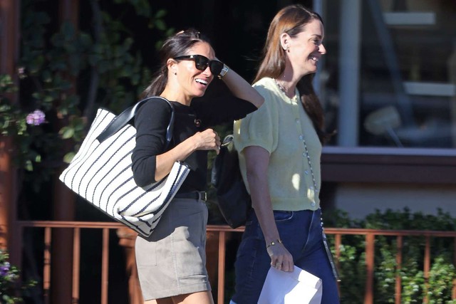 Meghan xuất hiện "trả quyền lợi" cho bạn thân giúp cô quảng bá mứt dâu của thương hiệu mới- Ảnh 3.