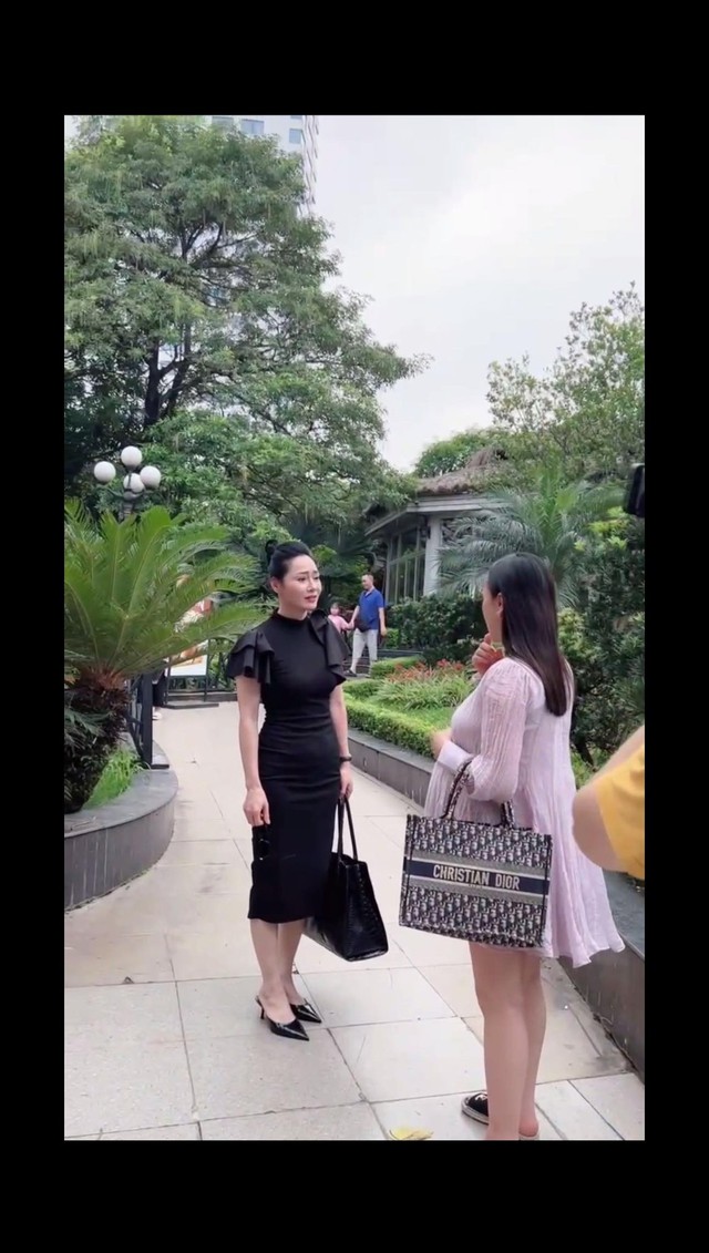 Lộ ảnh Phương Oanh, Thu Quỳnh cùng bầu vượt mặt hội ngộ nhau, quay "Hương vị tình thân" phần 3?- Ảnh 4. Lộ ảnh Phương Oanh, Thu Quỳnh cùng bầu vượt mặt hội ngộ nhau, quay "Hương vị tình thân" phần 3?- Ảnh 4.