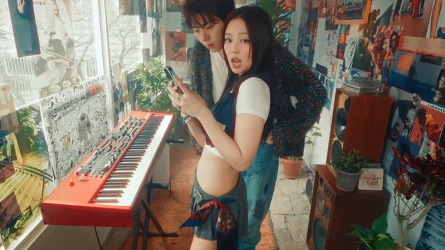 Hot nhất lúc này là Jennie và vòng eo bé xíu của cô ấy!- Ảnh 7. Hot nhất lúc này là Jennie và vòng eo bé xíu của cô ấy!- Ảnh 7.