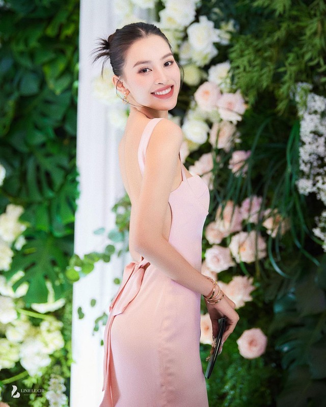 Váy áo local brand Việt đẹp cỡ nào mà đến mỹ nhân "ngàn năm có một" cũng bị "chuốc say"- Ảnh 13. Váy áo local brand Việt đẹp cỡ nào mà đến mỹ nhân "ngàn năm có một" cũng bị "chuốc say"- Ảnh 13.