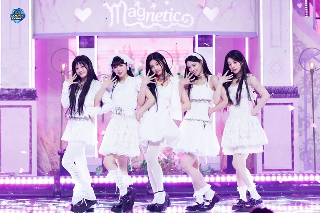 BLACKPINK viral trở lại vì encore gây tranh cãi của "em gái NewJeans": Đẳng cấp nhóm nữ toàn cầu vẫn khác!- Ảnh 10. BLACKPINK viral trở lại vì encore gây tranh cãi của "em gái NewJeans": Đẳng cấp nhóm nữ toàn cầu vẫn khác!- Ảnh 10.