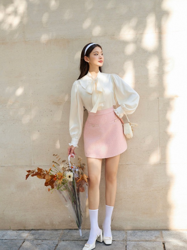 Ngắm chaebol Kim Ji Won diện áo sơ mi, ghim được ngay 5 mẫu thanh lịch, sang nức nở cho nàng công sở- Ảnh 8. Ngắm chaebol Kim Ji Won diện áo sơ mi, ghim được ngay 5 mẫu thanh lịch, sang nức nở cho nàng công sở- Ảnh 8.