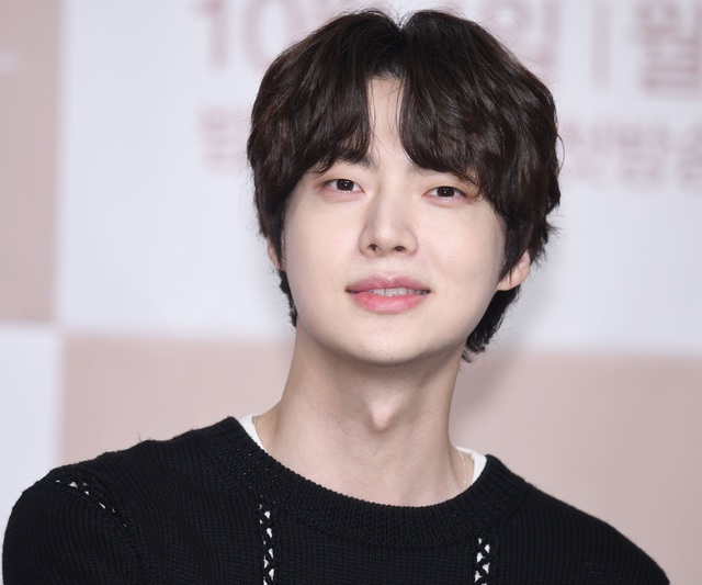 Bất ngờ trước cảnh sa sút, đơn độc của Ahn Jae Hyun sau scandal ly hôn chấn động với Goo Hye Sun- Ảnh 2.