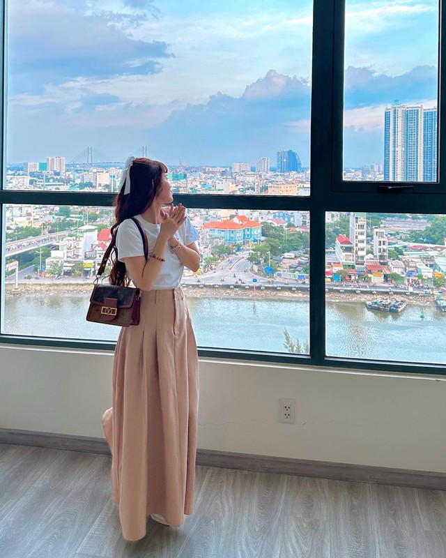 Cát xê tăng gấp 20 lần hot girl nhóm hài vẫn chăm livestream chốt đơn: Tự mua nhà, tậu xe BMW trước 30 tuổi- Ảnh 3. Cát xê tăng gấp 20 lần hot girl nhóm hài vẫn chăm livestream chốt đơn: Tự mua nhà, tậu xe BMW trước 30 tuổi- Ảnh 3.