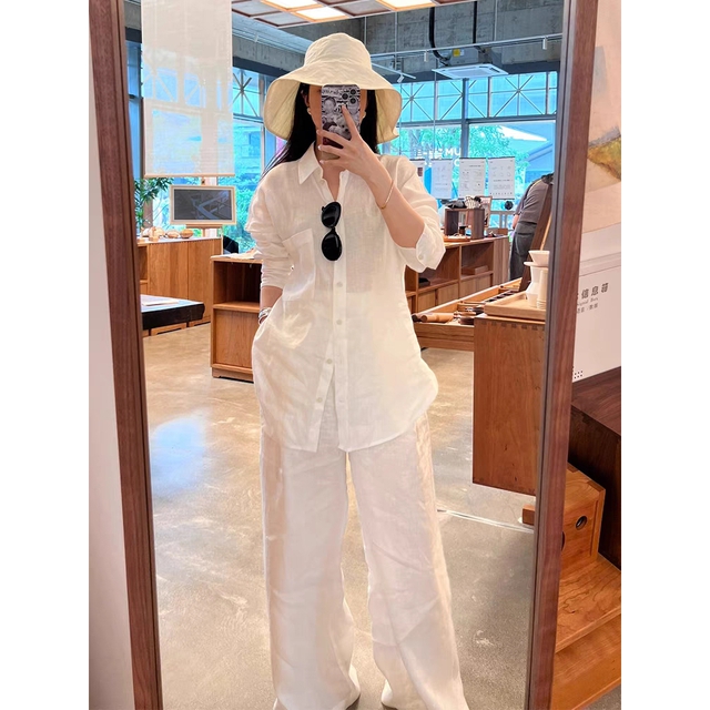 Phu nhân thiếu gia tập đoàn may mặc mê diện áo sơ mi: Có 3 chiêu để tuyệt xinh lại không gây nhàm chán- Ảnh 12. Phu nhân thiếu gia tập đoàn may mặc mê diện áo sơ mi: Có 3 chiêu để tuyệt xinh lại không gây nhàm chán- Ảnh 12.