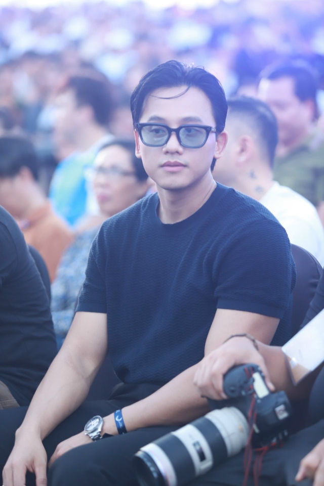 Mai Tài Phến si mê Mỹ Tâm ra mặt, 1 cử chỉ vài giây phát "tín hiệu" ngày công khai sắp đến- Ảnh 4. Mai Tài Phến si mê Mỹ Tâm ra mặt, 1 cử chỉ vài giây phát "tín hiệu" ngày công khai sắp đến- Ảnh 4.