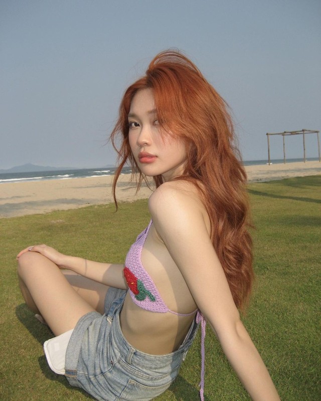Cô gái có gần 60 triệu "like" trên TikTok: Diện bikini siêu cuốn, ngắm xong bạn sẽ muốn học theo- Ảnh 5.