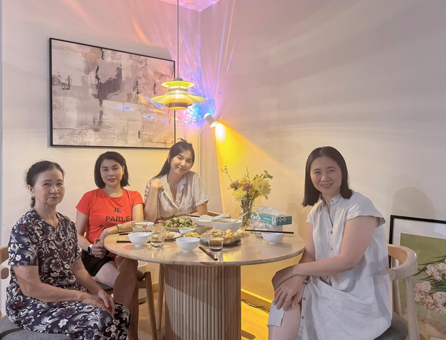 Hậu ly hôn của Mai Ngọc: Tận hưởng cuộc sống độc thân trong căn hộ tự mua, cắm hoa - chơi cây "chill" hết cỡ- Ảnh 3. Hậu ly hôn của Mai Ngọc: Tận hưởng cuộc sống độc thân trong căn hộ tự mua, cắm hoa - chơi cây "chill" hết cỡ- Ảnh 3.