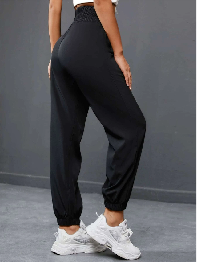 Thời trang của 2 thiếu nữ nhà Tom Cruise và Brad Pitt: Mỗi nàng 1 vẻ nhưng cùng ưu ái các item cơ bản này- Ảnh 18. Thời trang của 2 thiếu nữ nhà Tom Cruise và Brad Pitt: Mỗi nàng 1 vẻ nhưng cùng ưu ái các item cơ bản này- Ảnh 18.