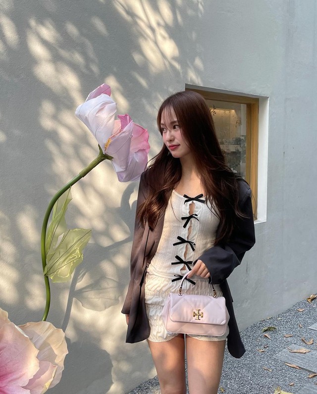 Lạc vào Instagram của "bạn gái" Sơn Tùng: Nàng chỉ cao 1m54 nhưng ăn mặc đẹp đỉnh, bảo sao được 4,7 triệu người follow- Ảnh 9.