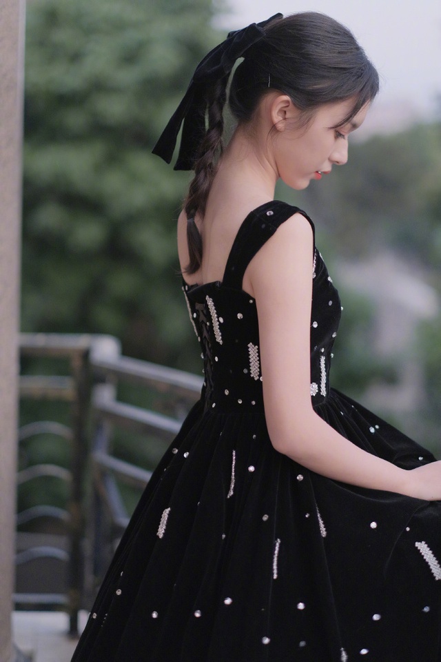 Tuổi 15 của "Nữ thần trẻ tuổi nhất lịch sử Cbiz": Cao hơn 1m60, hứa hẹn là mỹ nhân mới của làng phim Hoa ngữ- Ảnh 16.