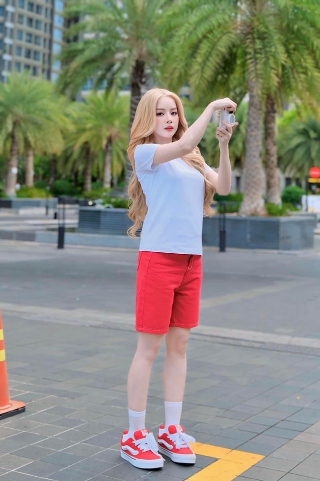 DJ Mie lộ diện tươi rói, chăm chỉ làm việc này khi nhập hội FA- Ảnh 2. DJ Mie lộ diện tươi rói, chăm chỉ làm việc này khi nhập hội FA- Ảnh 2.