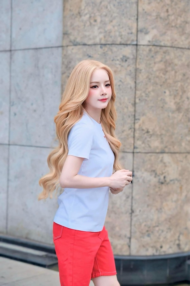 DJ Mie lộ diện tươi rói, chăm chỉ làm việc này khi nhập hội FA- Ảnh 3. DJ Mie lộ diện tươi rói, chăm chỉ làm việc này khi nhập hội FA- Ảnh 3.