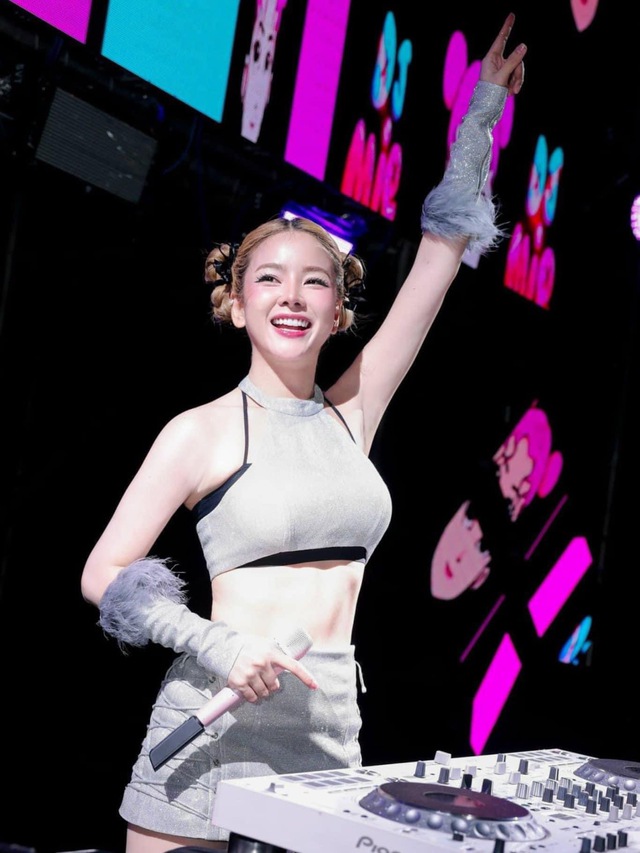 DJ Mie lộ diện tươi rói, chăm chỉ làm việc này khi nhập hội FA- Ảnh 10. DJ Mie lộ diện tươi rói, chăm chỉ làm việc này khi nhập hội FA- Ảnh 10.