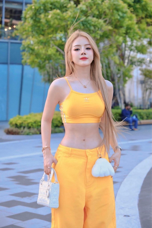 DJ Mie lộ diện tươi rói, chăm chỉ làm việc này khi nhập hội FA- Ảnh 6. DJ Mie lộ diện tươi rói, chăm chỉ làm việc này khi nhập hội FA- Ảnh 6.