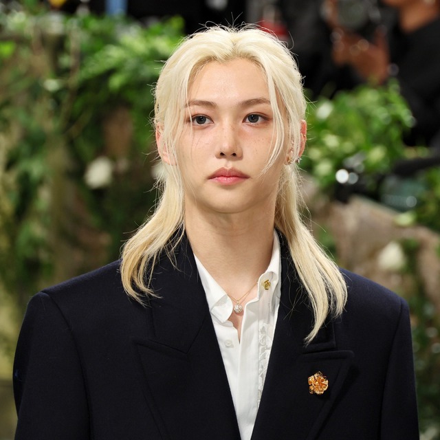 Netizen phẫn nộ: Nhóm nhạc Kpop đầu tiên dự Met Gala sở hữu thành tích đầy mình nhưng cớ sao lại bị chế nhạo!- Ảnh 9.