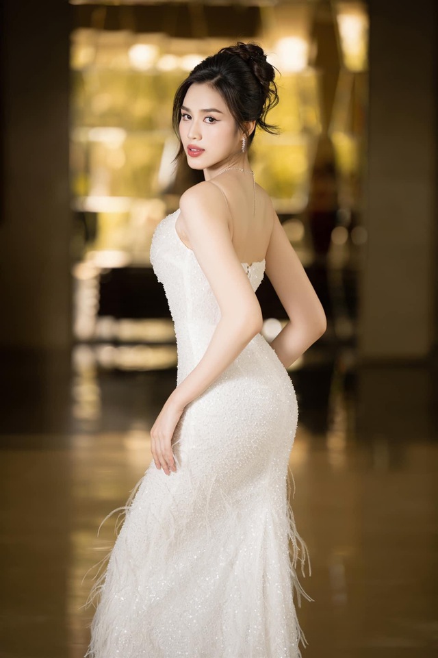 Sau khi vướng tin hẹn hò thiếu gia, Đỗ Hà bị soi hành động khác lạ trên MXH- Ảnh 11. Sau khi vướng tin hẹn hò thiếu gia, Đỗ Hà bị soi hành động khác lạ trên MXH- Ảnh 11.