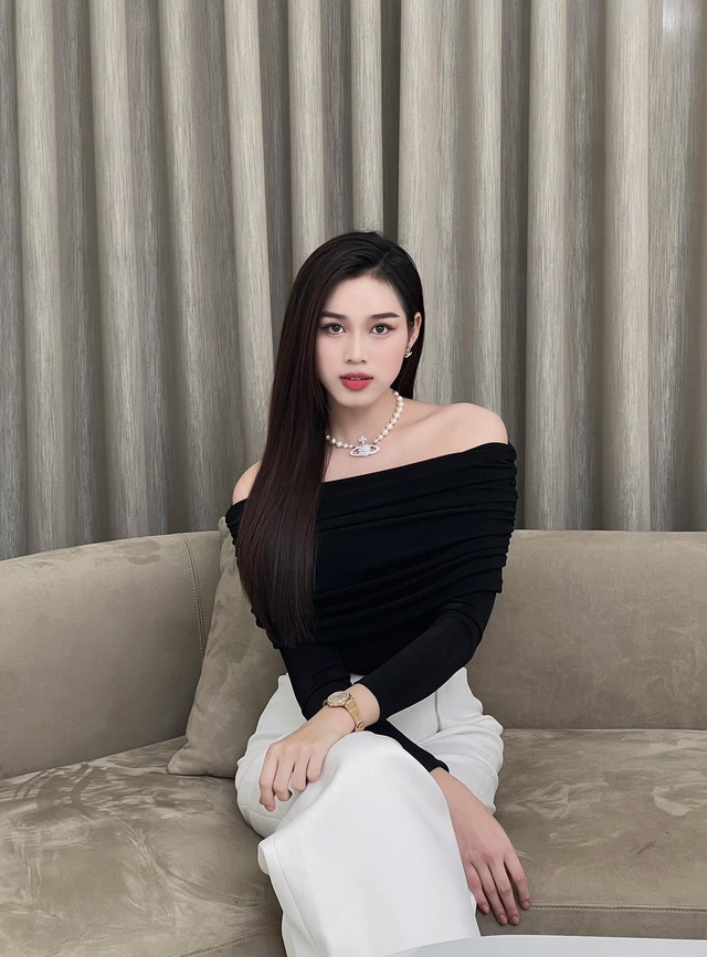 Sau khi vướng tin hẹn hò thiếu gia, Đỗ Hà bị soi hành động khác lạ trên MXH- Ảnh 16. Sau khi vướng tin hẹn hò thiếu gia, Đỗ Hà bị soi hành động khác lạ trên MXH- Ảnh 16.