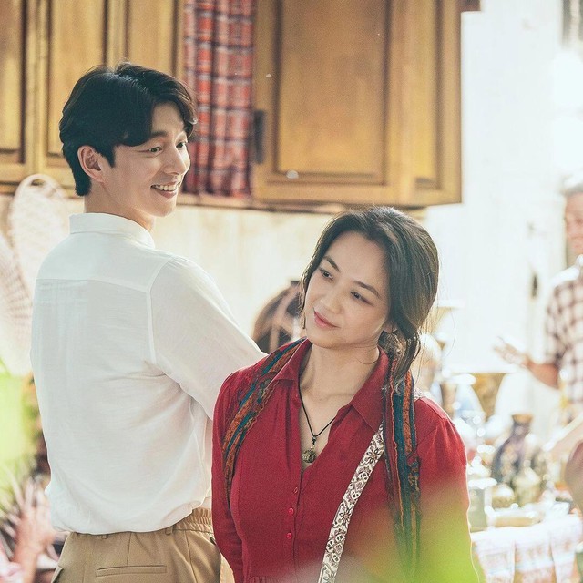 "Yêu tinh" Gong Yoo khoe khoảnh khắc chung khung hình với "Ảnh hậu" Thang Duy, ngoại hình tuổi 44 gây bão- Ảnh 2. "Yêu tinh" Gong Yoo khoe khoảnh khắc chung khung hình với "Ảnh hậu" Thang Duy, ngoại hình tuổi 44 gây bão- Ảnh 2.