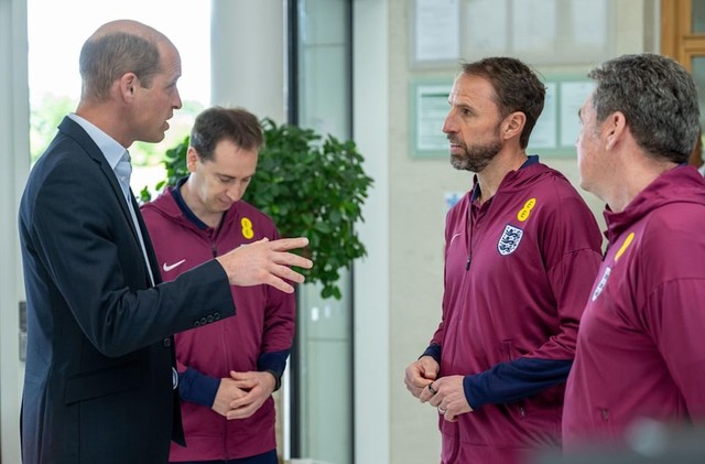 Thân vương William chia sẻ lời khuyên của Hoàng tử bé Louis dành cho đội tuyển Anh trước thềm Euro 2024- Ảnh 2.