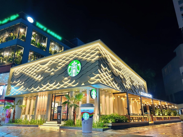 MXH lại rần rần tranh cãi về giá đồ uống của Starbucks: Những người lựa chọn thương hiệu này nói gì?- Ảnh 3.