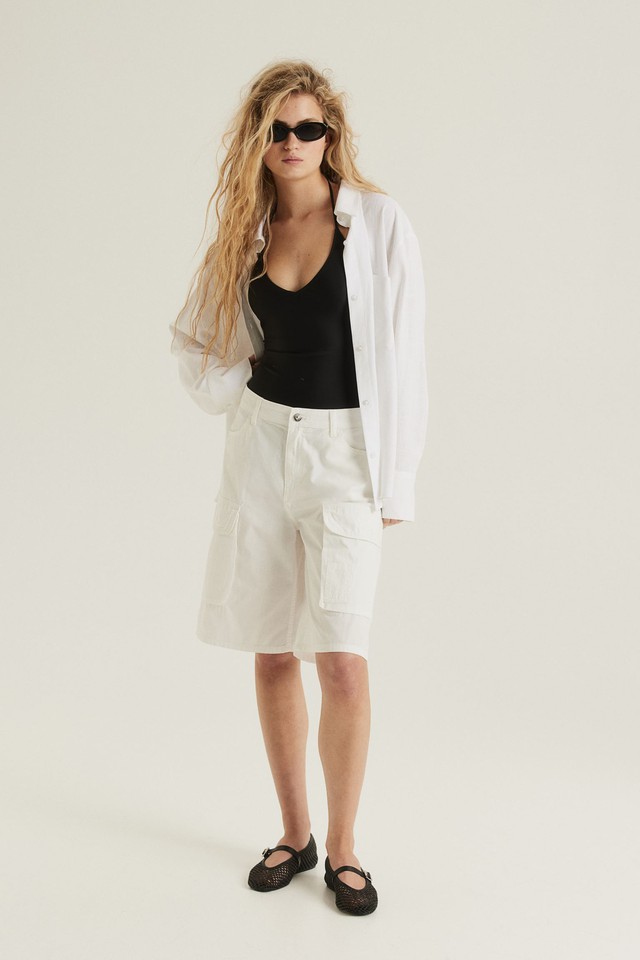 Quần short bermuda đang "phá đảo" thời trang hè, hội có gu bắt trend hết rồi đấy!- Ảnh 25.