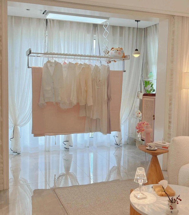 Chủ nhân "bánh bèo" và căn hộ tông hồng trắng xinh như ảnh trên Pinterest: Ai ngắm xong cũng phải "thả tim"- Ảnh 3. Chủ nhân "bánh bèo" và căn hộ tông hồng trắng xinh như ảnh trên Pinterest: Ai ngắm xong cũng phải "thả tim"- Ảnh 3.