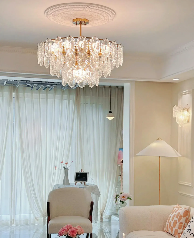 Chủ nhân "bánh bèo" và căn hộ tông hồng trắng xinh như ảnh trên Pinterest: Ai ngắm xong cũng phải "thả tim"- Ảnh 1. Chủ nhân "bánh bèo" và căn hộ tông hồng trắng xinh như ảnh trên Pinterest: Ai ngắm xong cũng phải "thả tim"- Ảnh 1.
