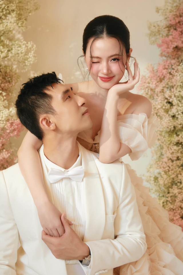Midu tung bộ ảnh trước thềm siêu đám cưới: Visual tràn màn hình, thiếu gia Minh Đạt đắm đuối bên vợ tình hết nấc- Ảnh 1.