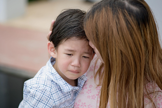 Cha mẹ muốn con cái hạnh phúc, lúc nào cũng tươi rói, tự tin thì đừng bao giờ nói 2 câu này!- Ảnh 1.