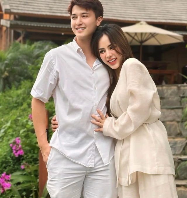 Bộ ảnh cưới tại Đà Lạt của Huỳnh Anh và bạn gái hơn 6 tuổi: Visual xịn cả đôi, còn "khoá môi" ngọt ngào- Ảnh 12.