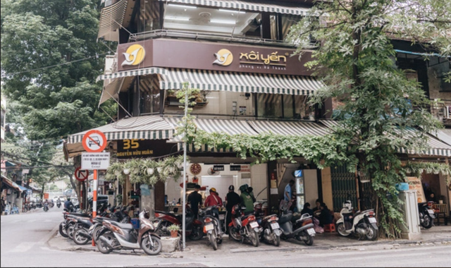 Hàng xôi nhiều tai tiếng bậc nhất Hà thành: Từng bán 2 tỷ/tháng, chủ quán dính tin đồn "vỡ nợ"?- Ảnh 1. Hàng xôi nhiều tai tiếng bậc nhất Hà thành: Từng bán 2 tỷ/tháng, chủ quán dính tin đồn "vỡ nợ"?- Ảnh 1.
