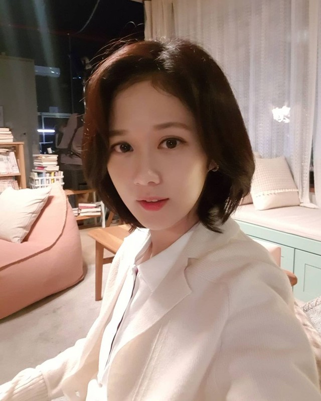 Jang Nara chăm da thế nào mà U45 vẫn trẻ đẹp, được ví như "ma cà rồng" xứ Hàn- Ảnh 5. Jang Nara chăm da thế nào mà U45 vẫn trẻ đẹp, được ví như "ma cà rồng" xứ Hàn- Ảnh 5.