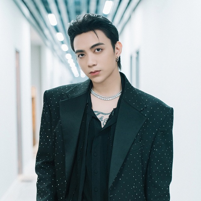 63 Anh Trai xâm chiếm Vpop: Cơ hội “thay máu" cho các FC Việt “đi đu idol”- Ảnh 1. 63 Anh Trai xâm chiếm Vpop: Cơ hội “thay máu" cho các FC Việt “đi đu idol”- Ảnh 1.
