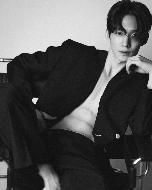 Michael Trương "ra chuồng gà" trước mỹ nam Hàn Quốc mới gia nhập Đảo Thiên Đường- Ảnh 4. Michael Trương "ra chuồng gà" trước mỹ nam Hàn Quốc mới gia nhập Đảo Thiên Đường- Ảnh 4.
