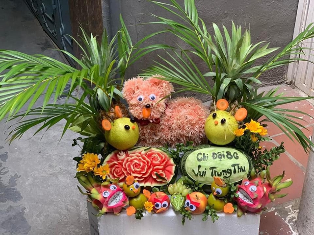 Xuất hiện loạt con vật "bẹo hình bẹo dạng" trên mâm cỗ Trung thu- Ảnh 1. Xuất hiện loạt con vật "bẹo hình bẹo dạng" trên mâm cỗ Trung thu- Ảnh 1.