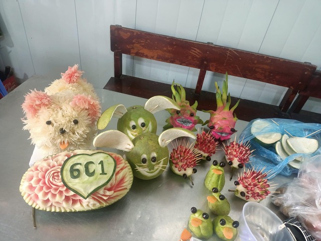 Xuất hiện loạt con vật "bẹo hình bẹo dạng" trên mâm cỗ Trung thu- Ảnh 11. Xuất hiện loạt con vật "bẹo hình bẹo dạng" trên mâm cỗ Trung thu- Ảnh 11.