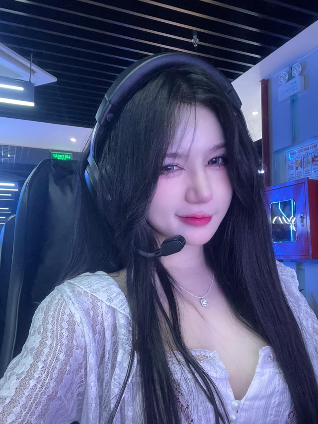 Gái xinh phòng net hóa nhện tinh "Tứ Nương", fan Black Myth: Wukong ngây ngất- Ảnh 5. Gái xinh phòng net hóa nhện tinh "Tứ Nương", fan Black Myth: Wukong ngây ngất- Ảnh 5.