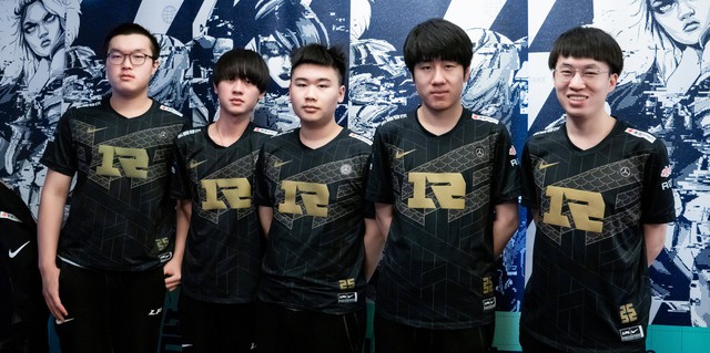 RNG từng được gọi là &quot;Binh đoàn hoàng gia&quot; vì họ là đội thuộc nhóm top team hiếm hoi của LPL không dùng bất kỳ ngoại binh nào