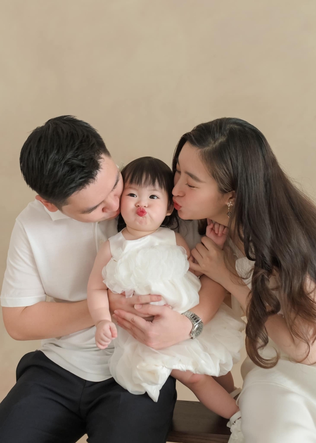 Hơn nửa triệu người vào xem ái nữ nhà Đỗ Mỹ Linh làm 1 hành động, bố đại gia cũng phải ngỡ ngàng- Ảnh 3.