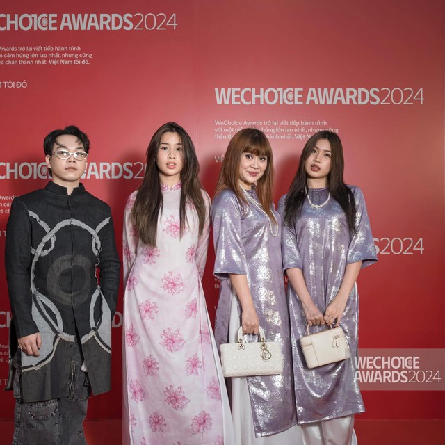 Quá bất ngờ: Con gái Hồ Hoài Anh - Lưu Hương Giang xuất hiện ở Wechoice, nhan sắc và chiều cao nổi trội cỡ này- Ảnh 1.