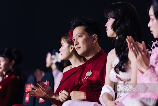 Nhã Phương, Thuỳ Tiên và dàn sao Việt rơi nước mắt khi chứng kiến 1 điều diễn ra ở WeChoice Awards 2024- Ảnh 2. Nhã Phương, Thuỳ Tiên và dàn sao Việt rơi nước mắt khi chứng kiến 1 điều diễn ra ở WeChoice Awards 2024- Ảnh 2.