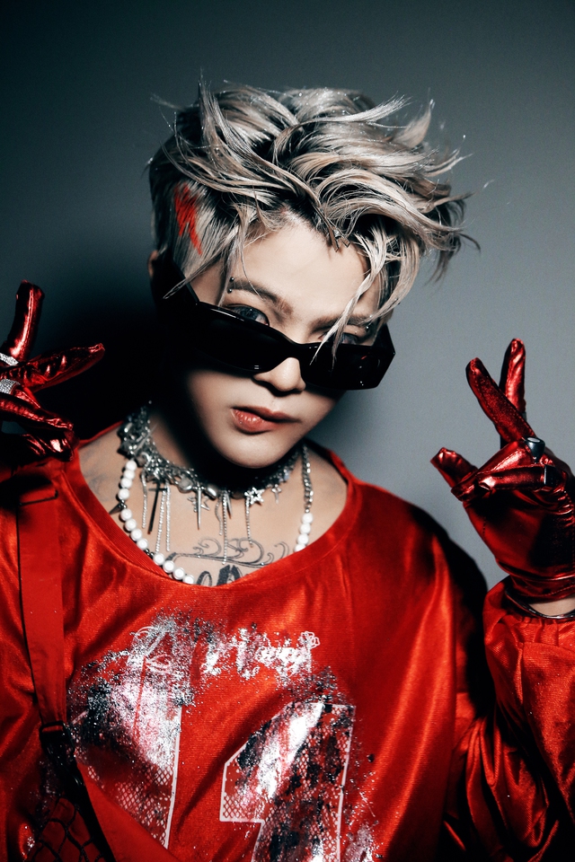 Khung hình quy tụ dàn rapper "lực" nhất Việt rap, làm một điều với NSND Tự Long mà dân tình nức nở!- Ảnh 12. Khung hình quy tụ dàn rapper "lực" nhất Việt rap, làm một điều với NSND Tự Long mà dân tình nức nở!- Ảnh 12.