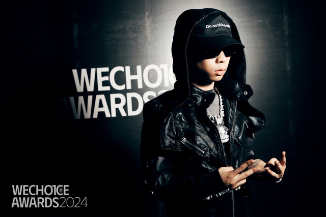 Khung hình quy tụ dàn rapper "lực" nhất Việt rap, làm một điều với NSND Tự Long mà dân tình nức nở!- Ảnh 13. Khung hình quy tụ dàn rapper "lực" nhất Việt rap, làm một điều với NSND Tự Long mà dân tình nức nở!- Ảnh 13.
