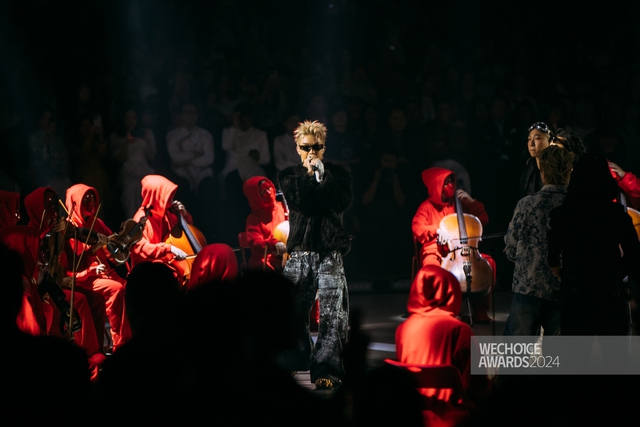 Khung hình quy tụ dàn rapper "lực" nhất Việt rap, làm một điều với NSND Tự Long mà dân tình nức nở!- Ảnh 19. Khung hình quy tụ dàn rapper "lực" nhất Việt rap, làm một điều với NSND Tự Long mà dân tình nức nở!- Ảnh 19.