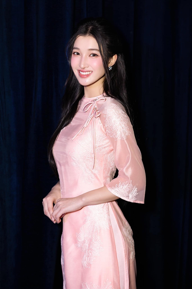 Soi ảnh cận nhan sắc của mẹ Phương Nhi, hóa ra Á hậu được thừa hưởng visual "đỉnh nóc" từ đây!- Ảnh 15.