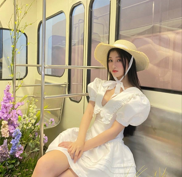 Số mệnh "phượng hoàng" nhưng Phương Nhi lại si mê đồ bình dân- Ảnh 4. Số mệnh "phượng hoàng" nhưng Phương Nhi lại si mê đồ bình dân- Ảnh 4.