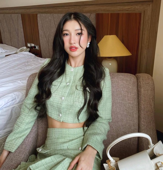 Số mệnh "phượng hoàng" nhưng Phương Nhi lại si mê đồ bình dân- Ảnh 2. Số mệnh "phượng hoàng" nhưng Phương Nhi lại si mê đồ bình dân- Ảnh 2.