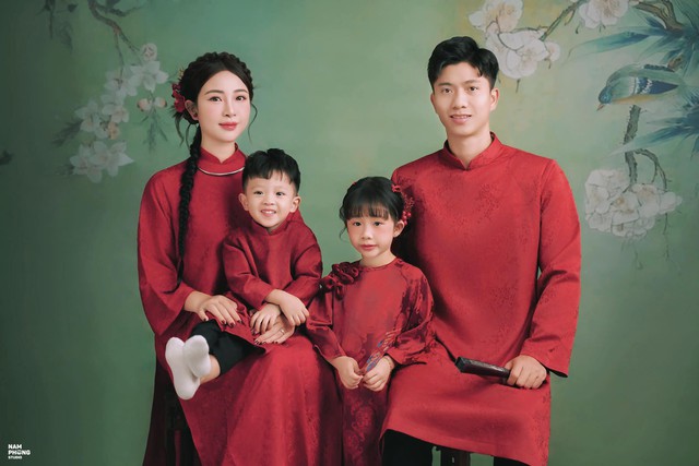 Cô chủ khách sạn khoe được chồng cầu thủ thưởng tết, dân tình sốc ngang vì dãy số Cô chủ khách sạn khoe được chồng cầu thủ thưởng tết, dân tình sốc ngang vì dãy số